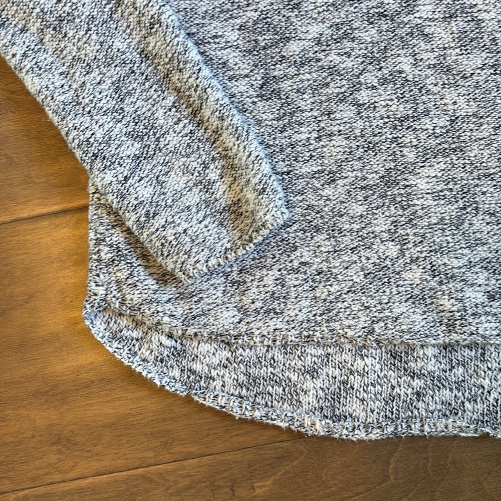 Banana Republic Italian Yarn Sweater Long Sleeve Boat Neck Gray Cream Medium - Picture 3 of 9